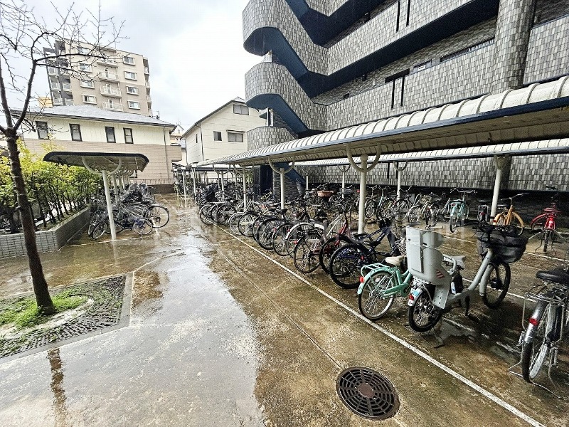 敷地内・建物
