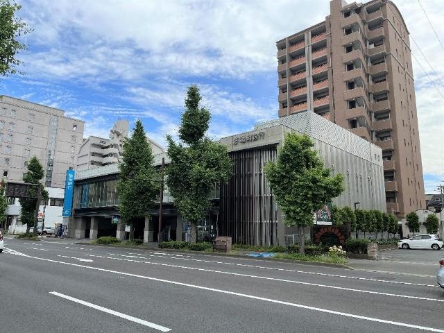 銀行